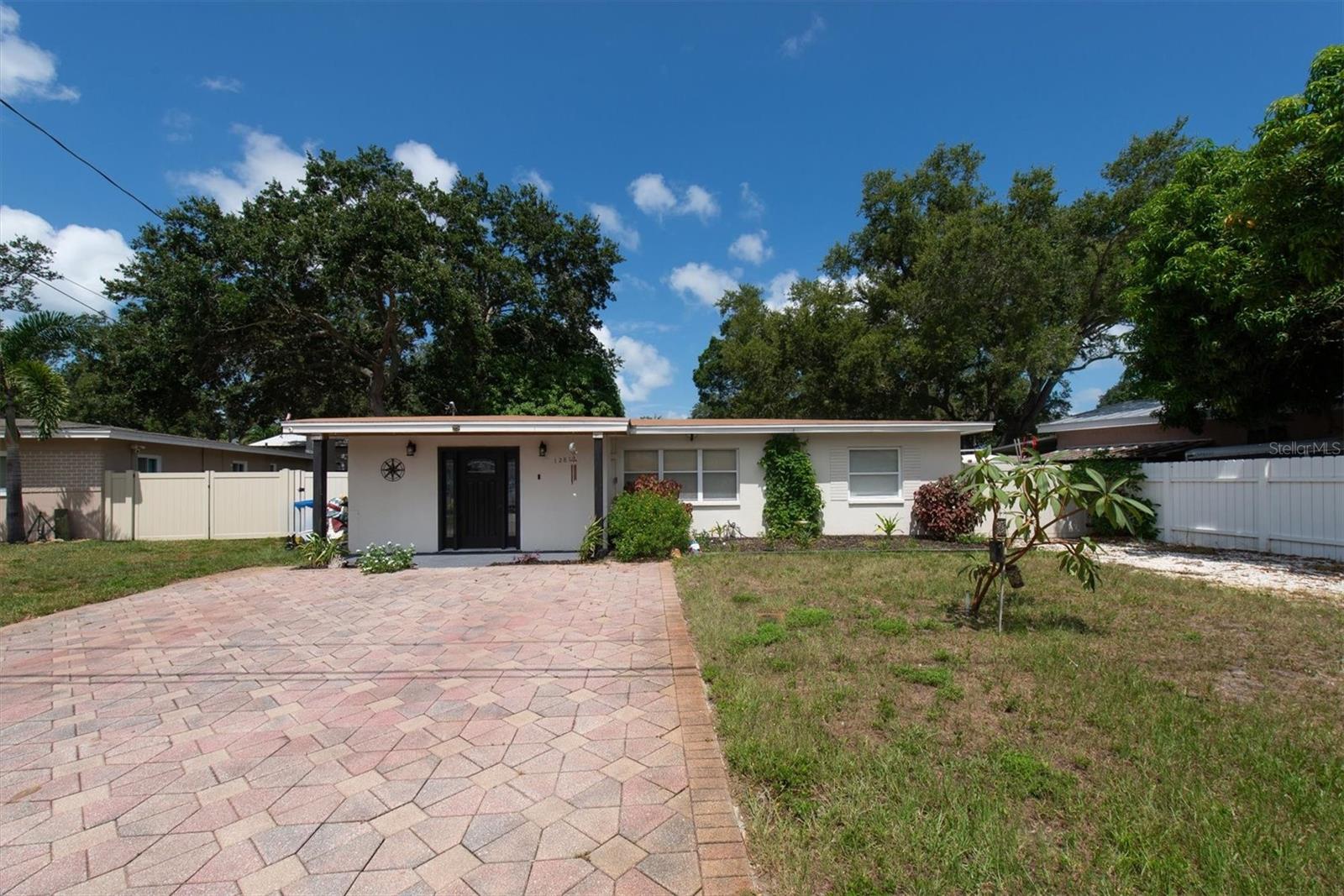 12812 Lake Dr