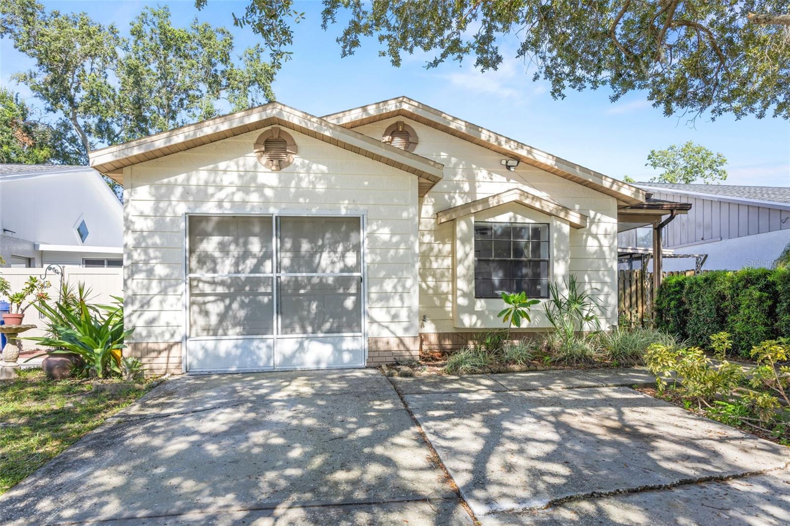 13427 Laraway Dr