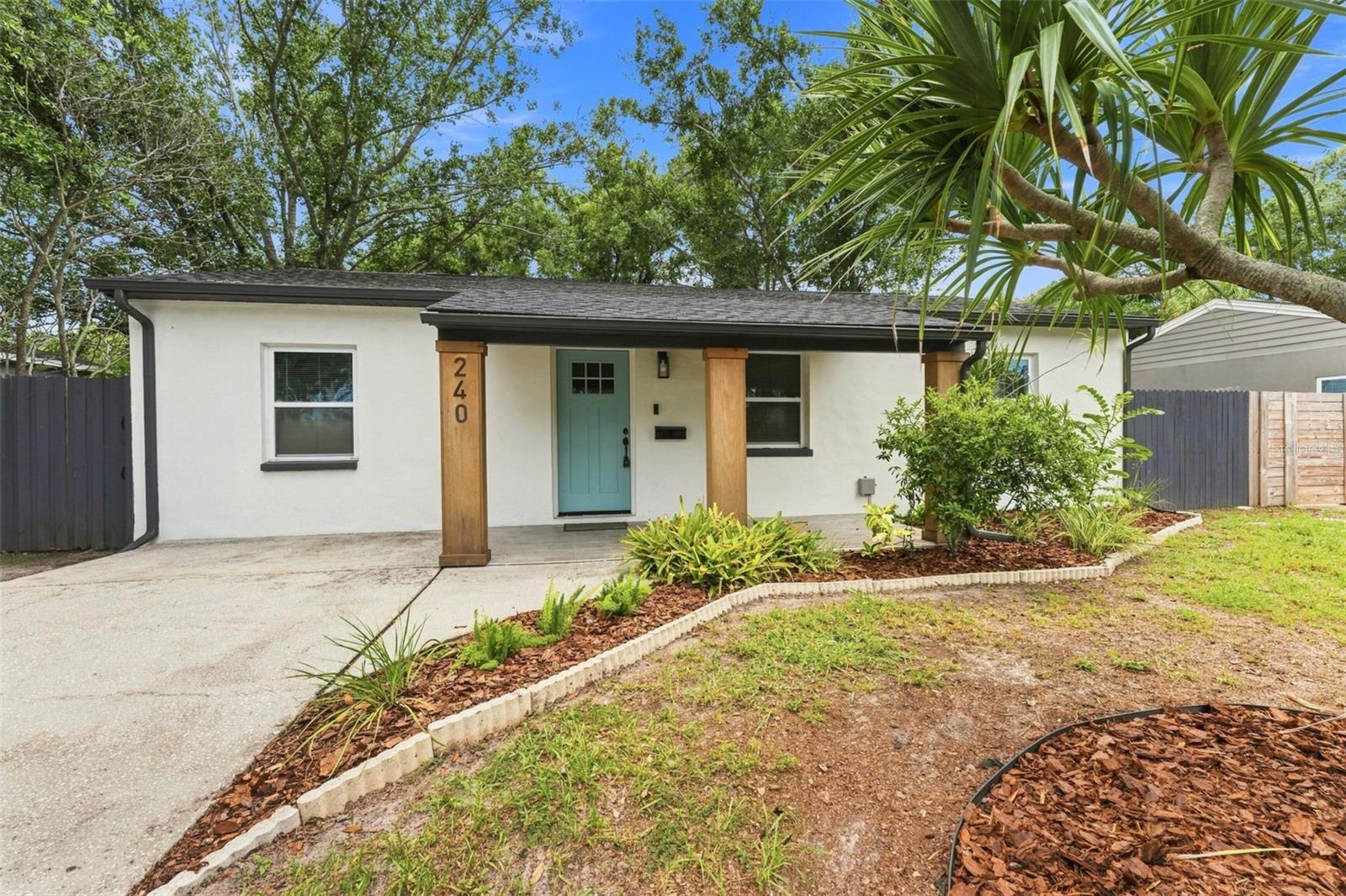 240 42nd Ave NE
