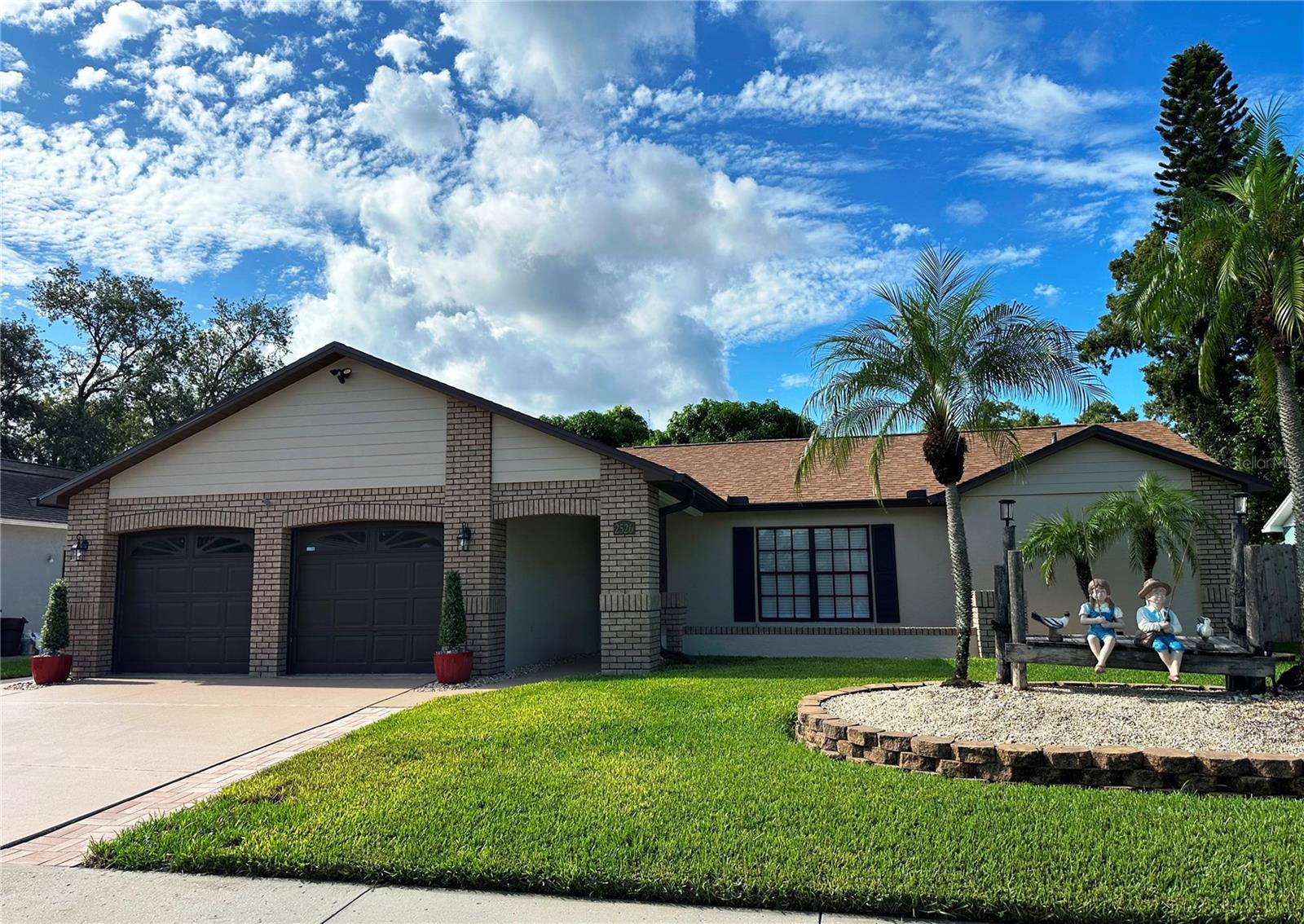 2526 Fieldcrest CT