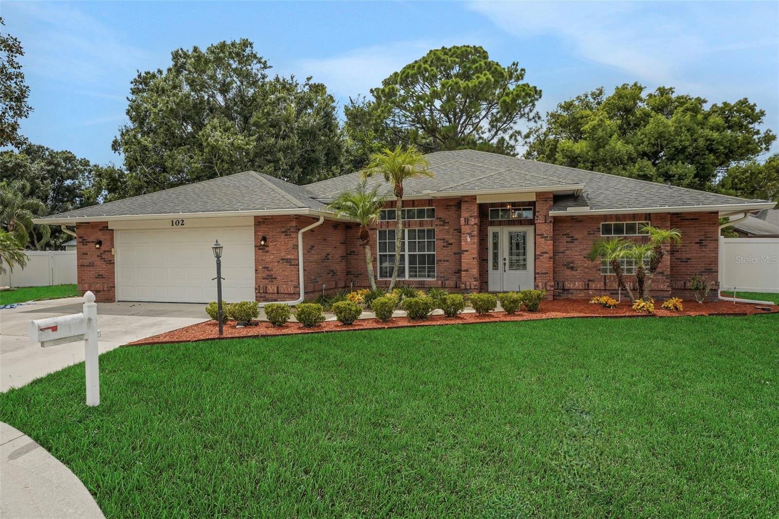 102 Hillside CT