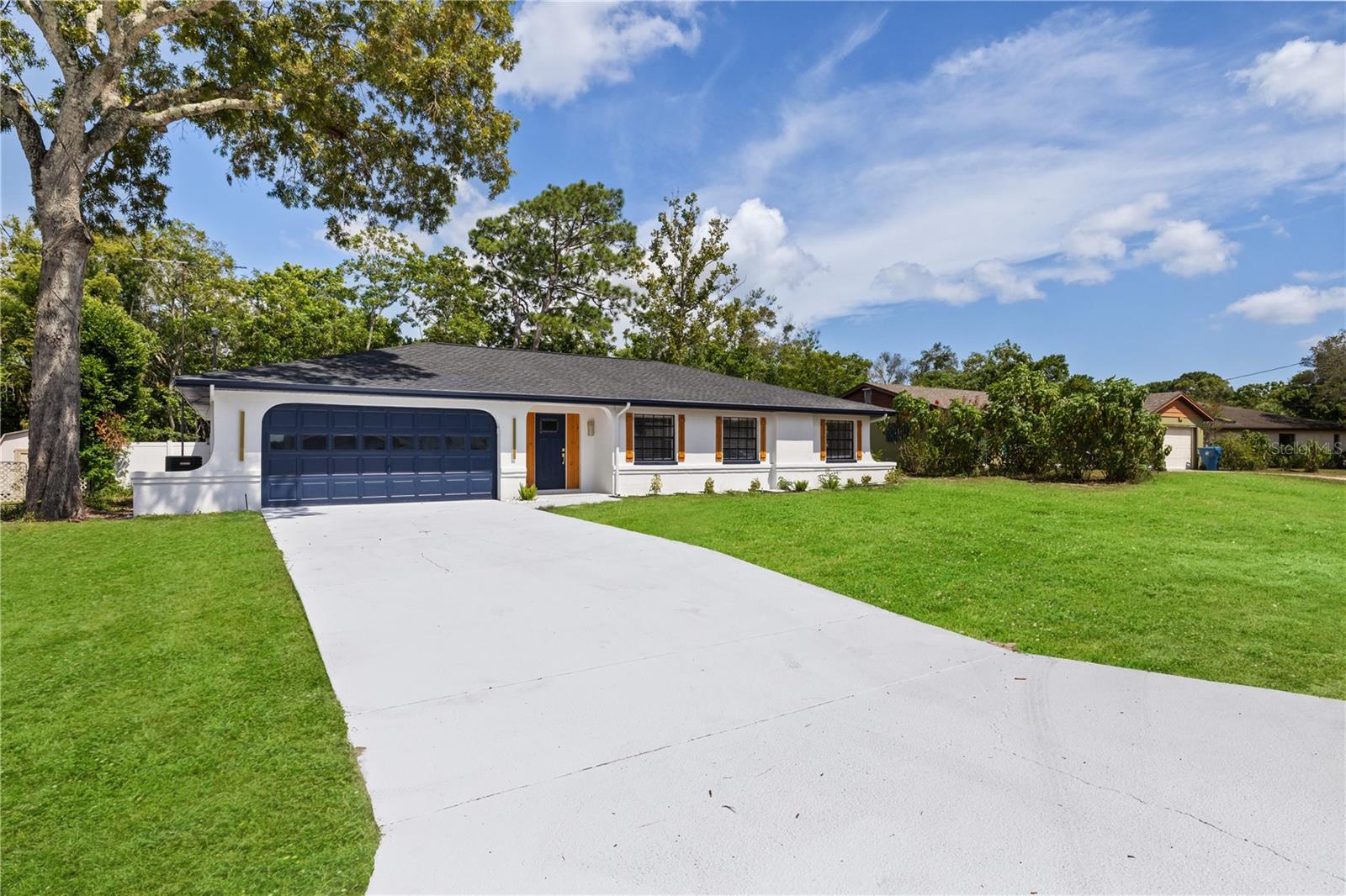 12018 Linden Dr