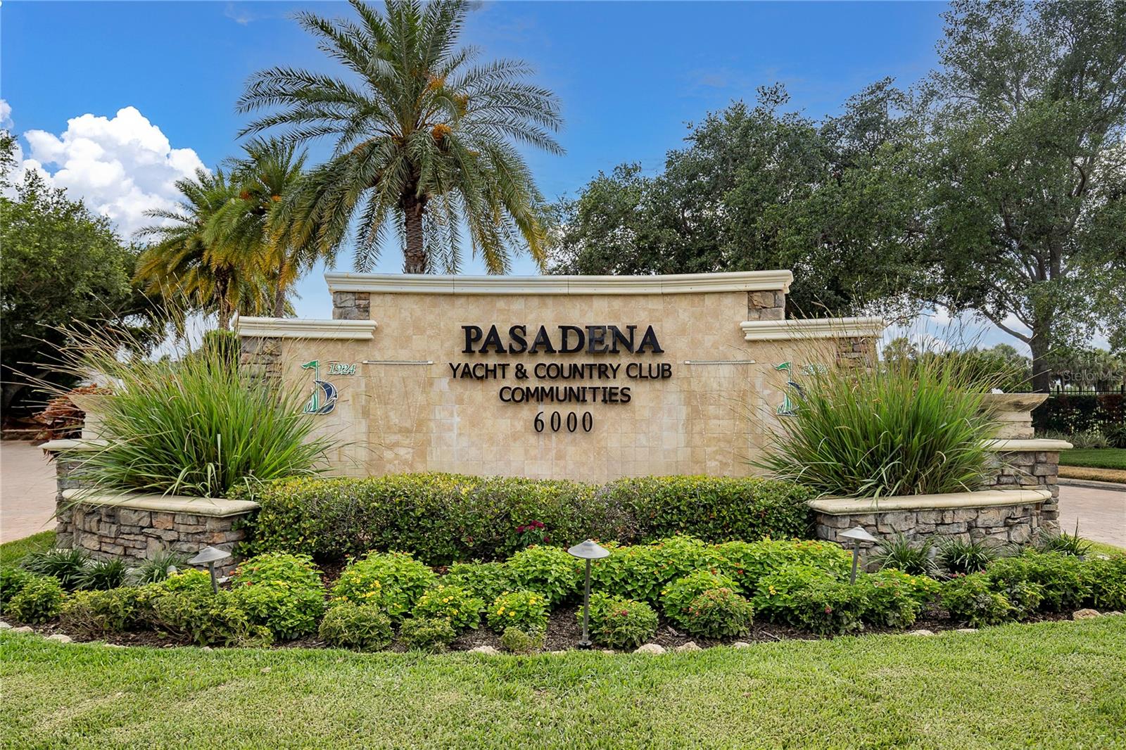 5950 Pelican Bay Plz S #601