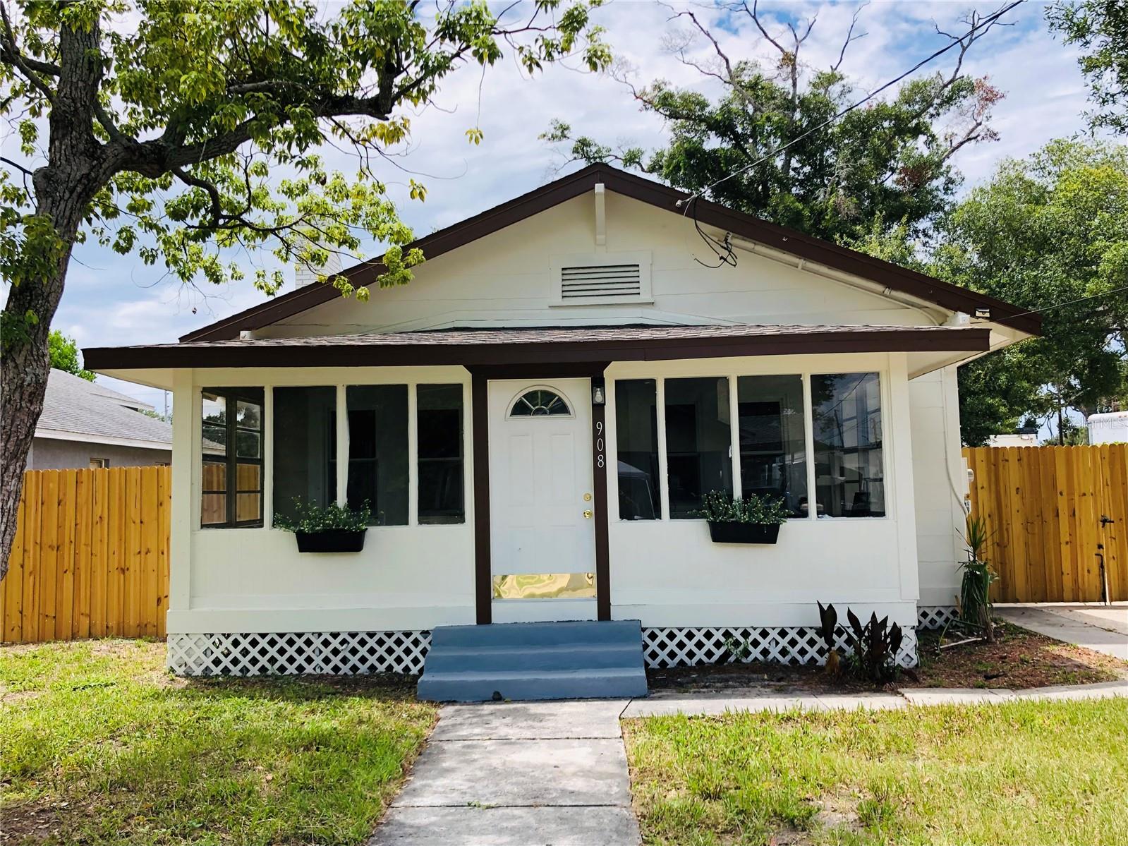 908 Vine Ave