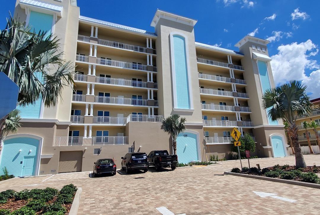 125 Island Way #305