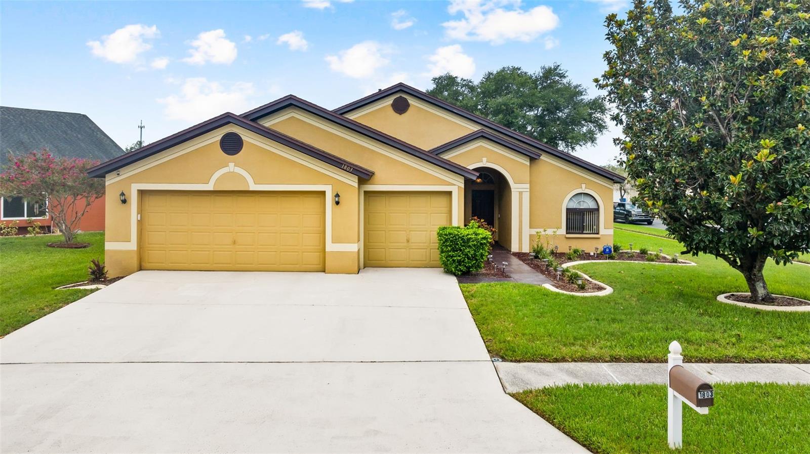 1803 Cattleman Dr