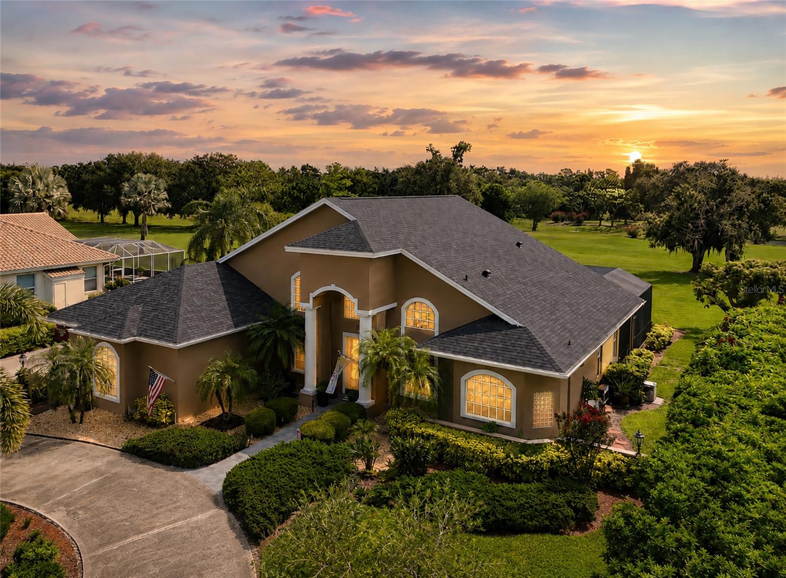 6213 Glen Abbey Ln