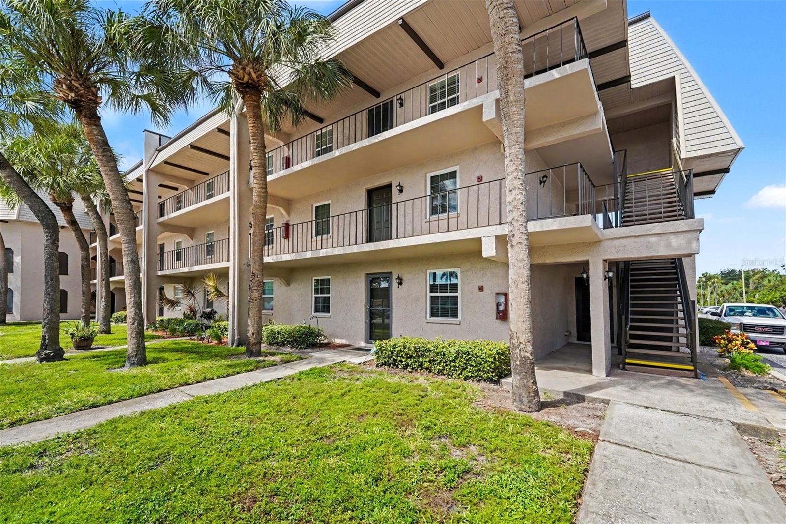 8693 Bardmoor Blvd #108B
