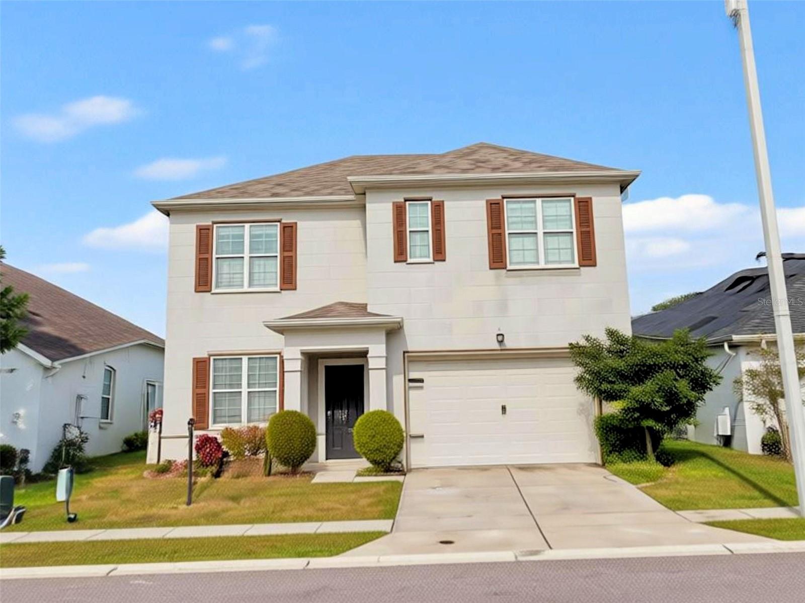 281 St Georges Cir