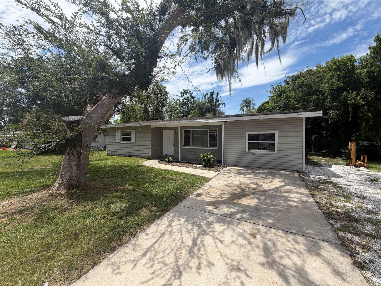 912 Skyview Dr