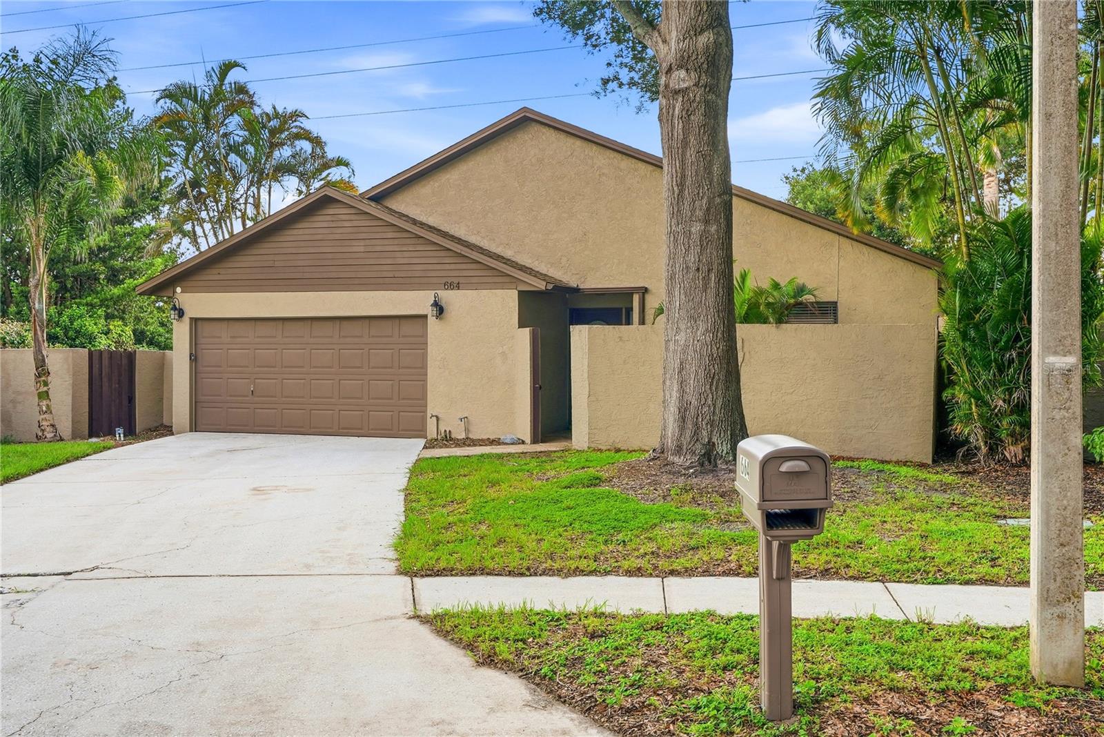 664 Channing Dr