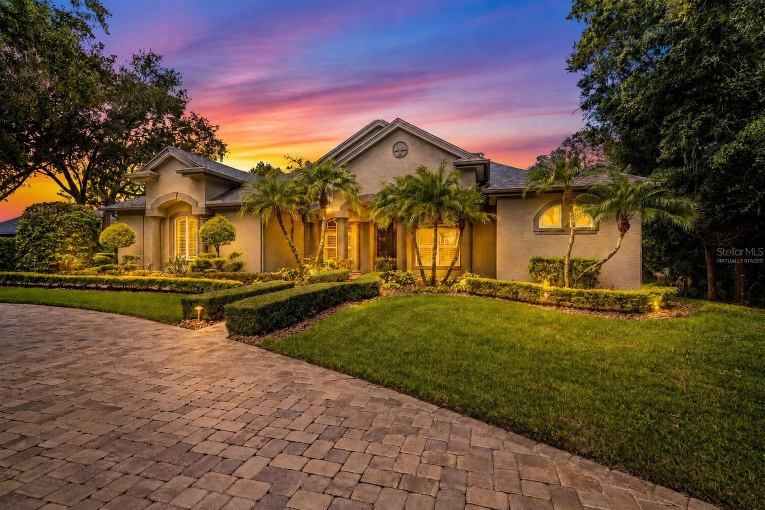 2805 Berwick Dr
