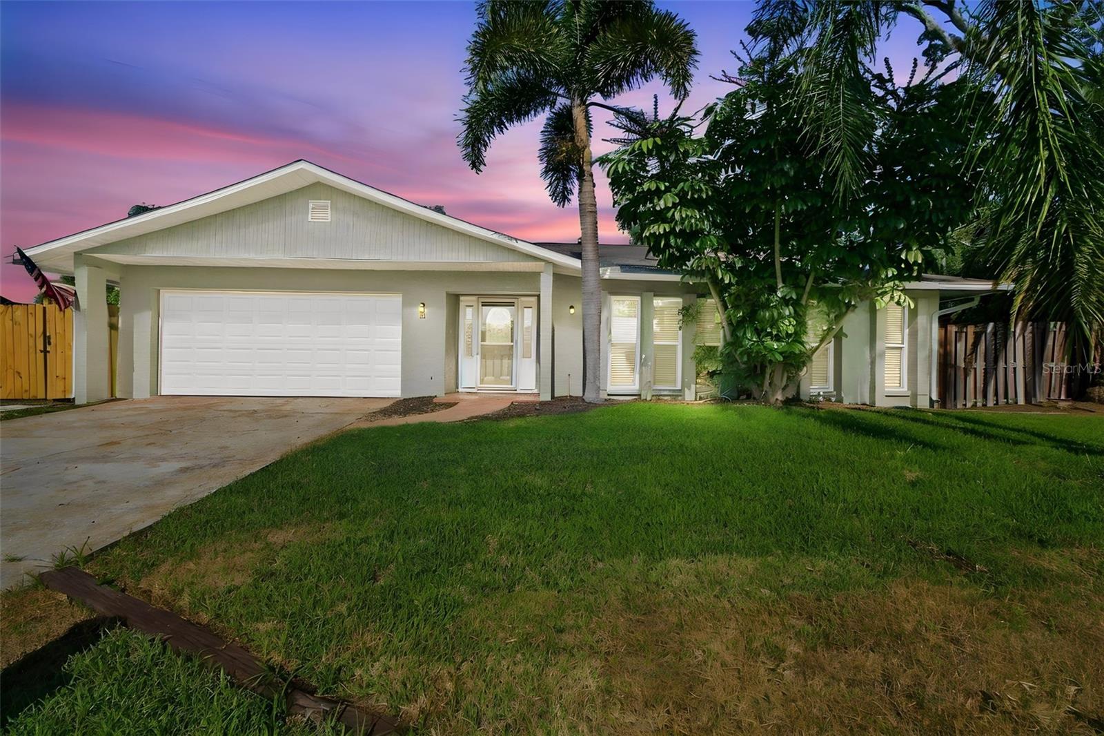 527 Wayfarer Dr