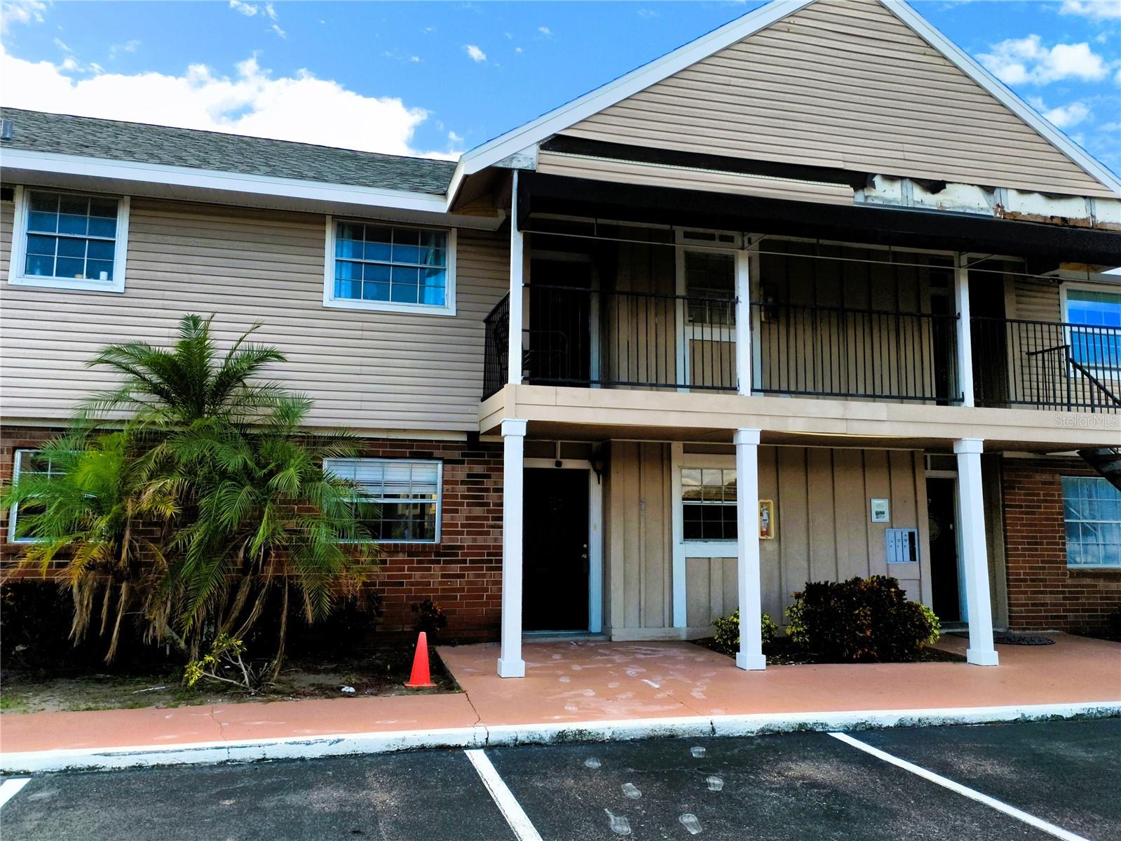 200 Country Club Dr #805
