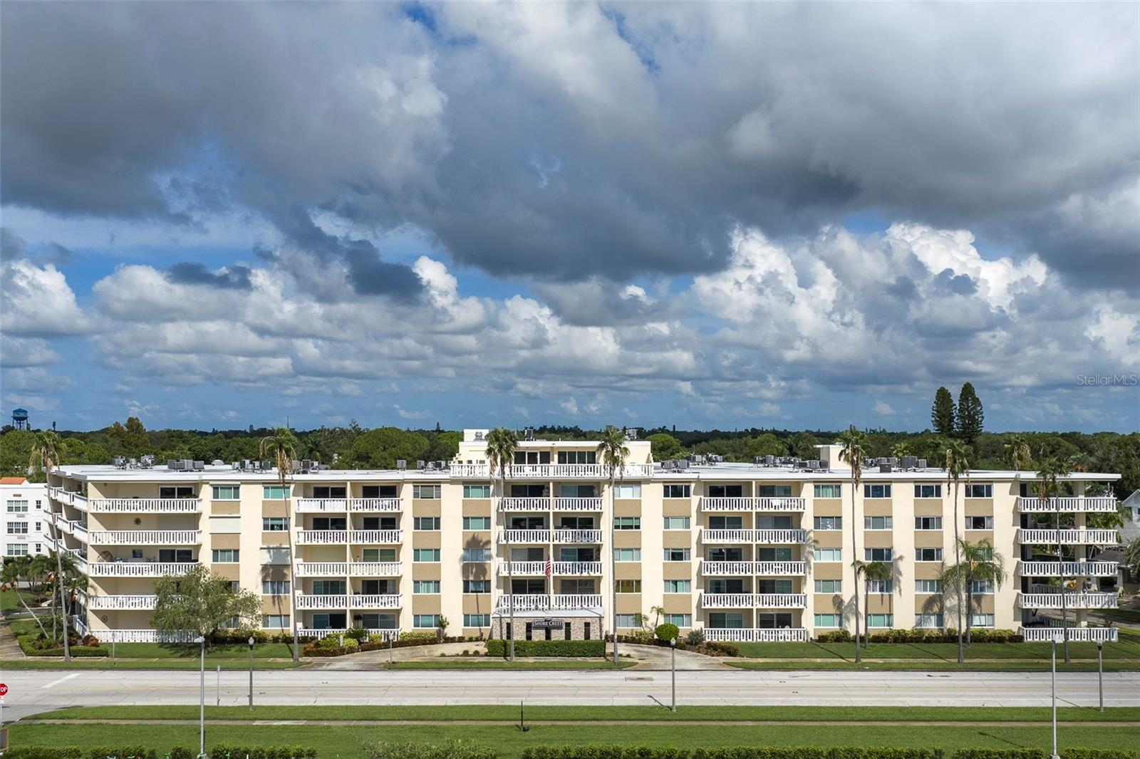 1200 N Shore Dr NE #208