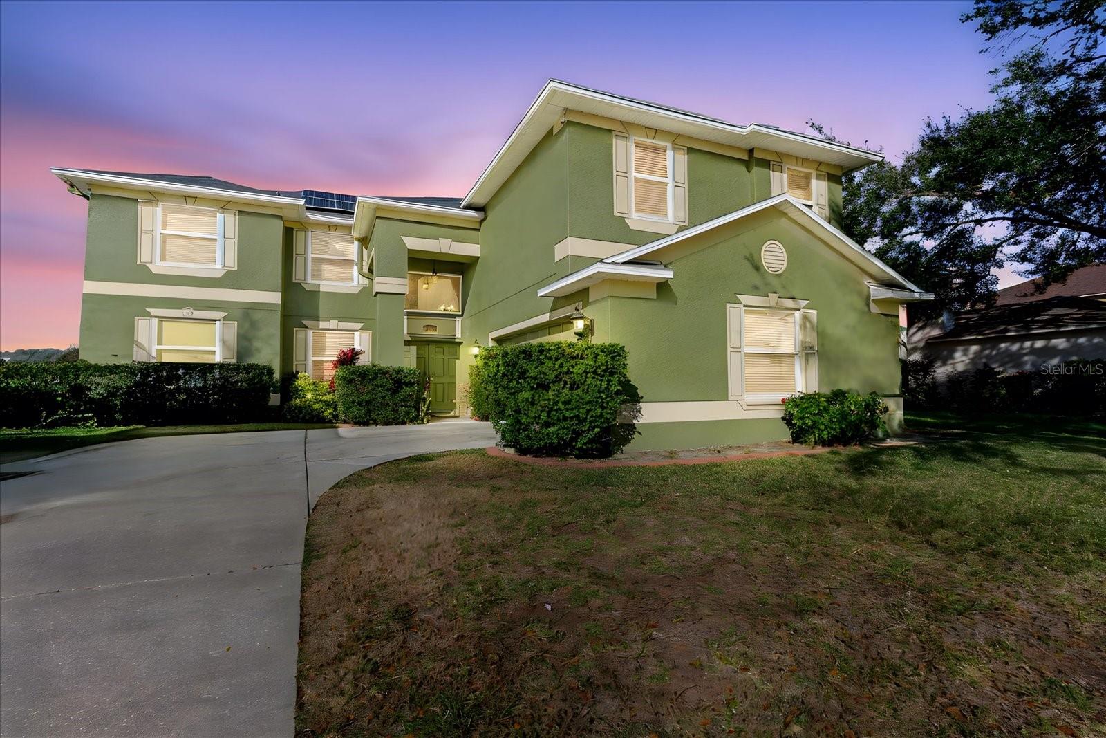 2717 Avon River Dr
