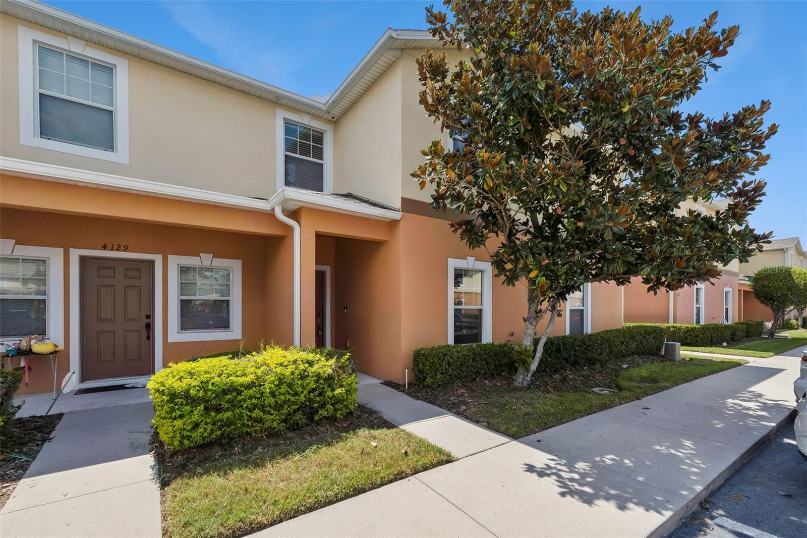 4127 Shade Tree Ln