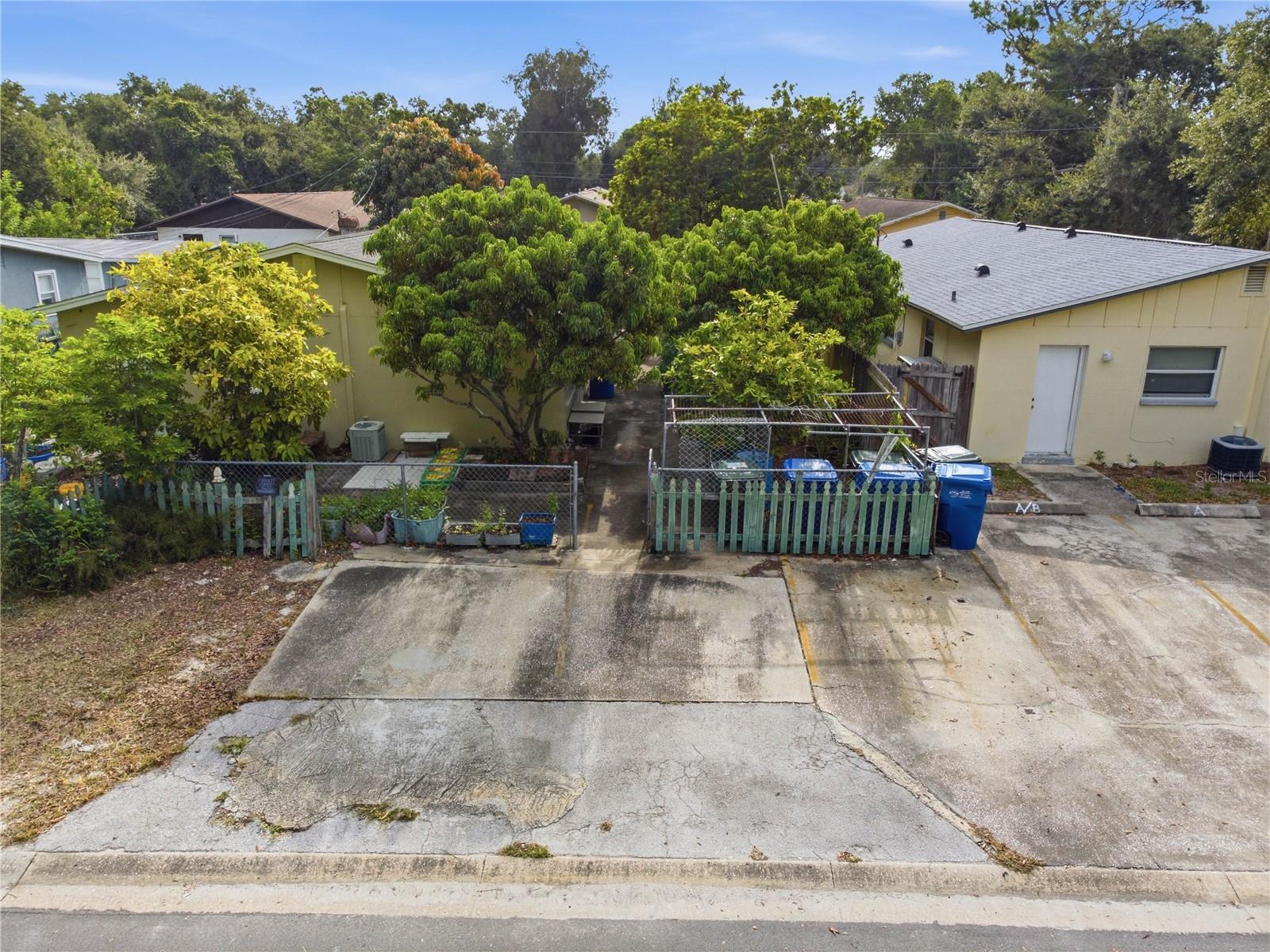1615 Palm Way