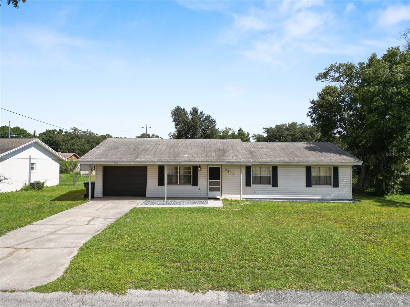 2912 Woodcrest Ln