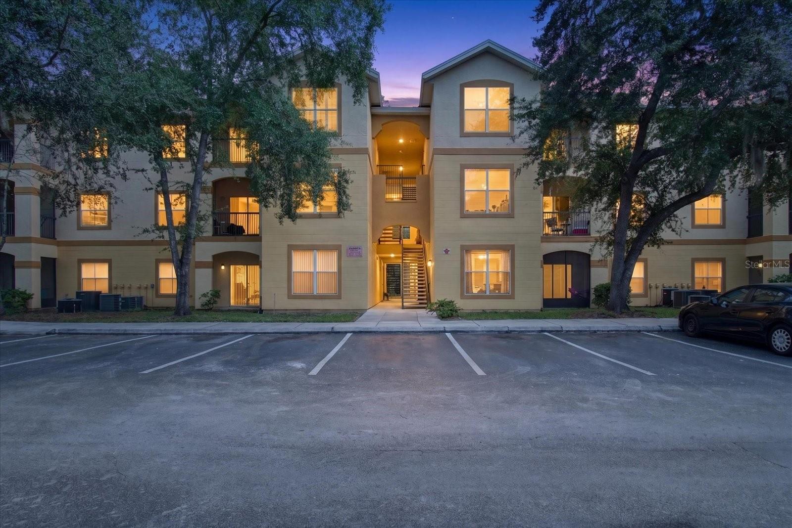 5608 Pinnacle Heights Cir #305