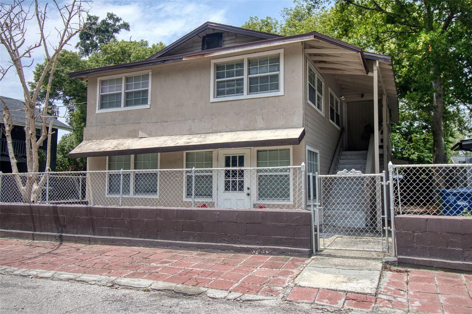206 E Ida St