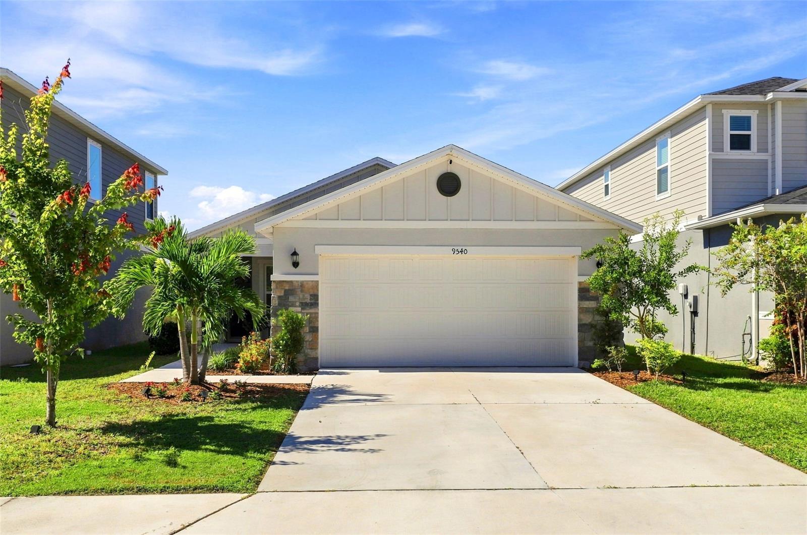 9540 Sandy Bluffs Cir