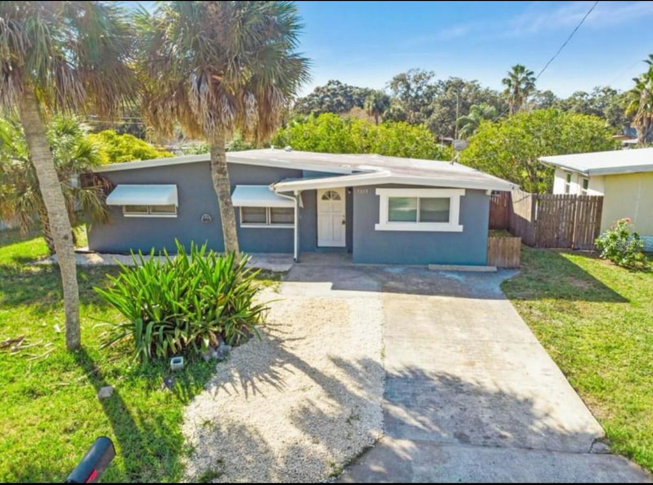 7313 Royal Palm Dr