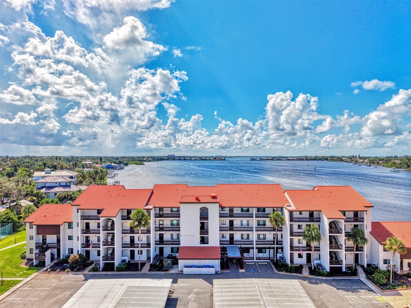 1608 Stickney Point Rd #8-107