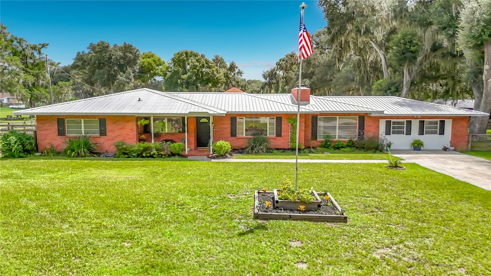 1644 W Socrum Loop Rd
