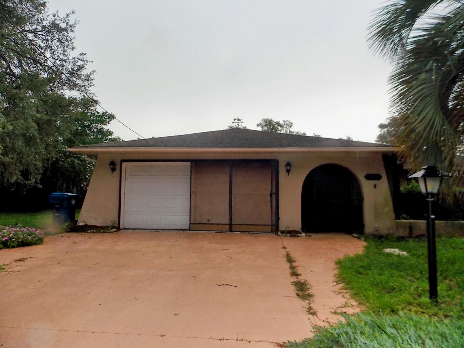 2118 Laredo Ave