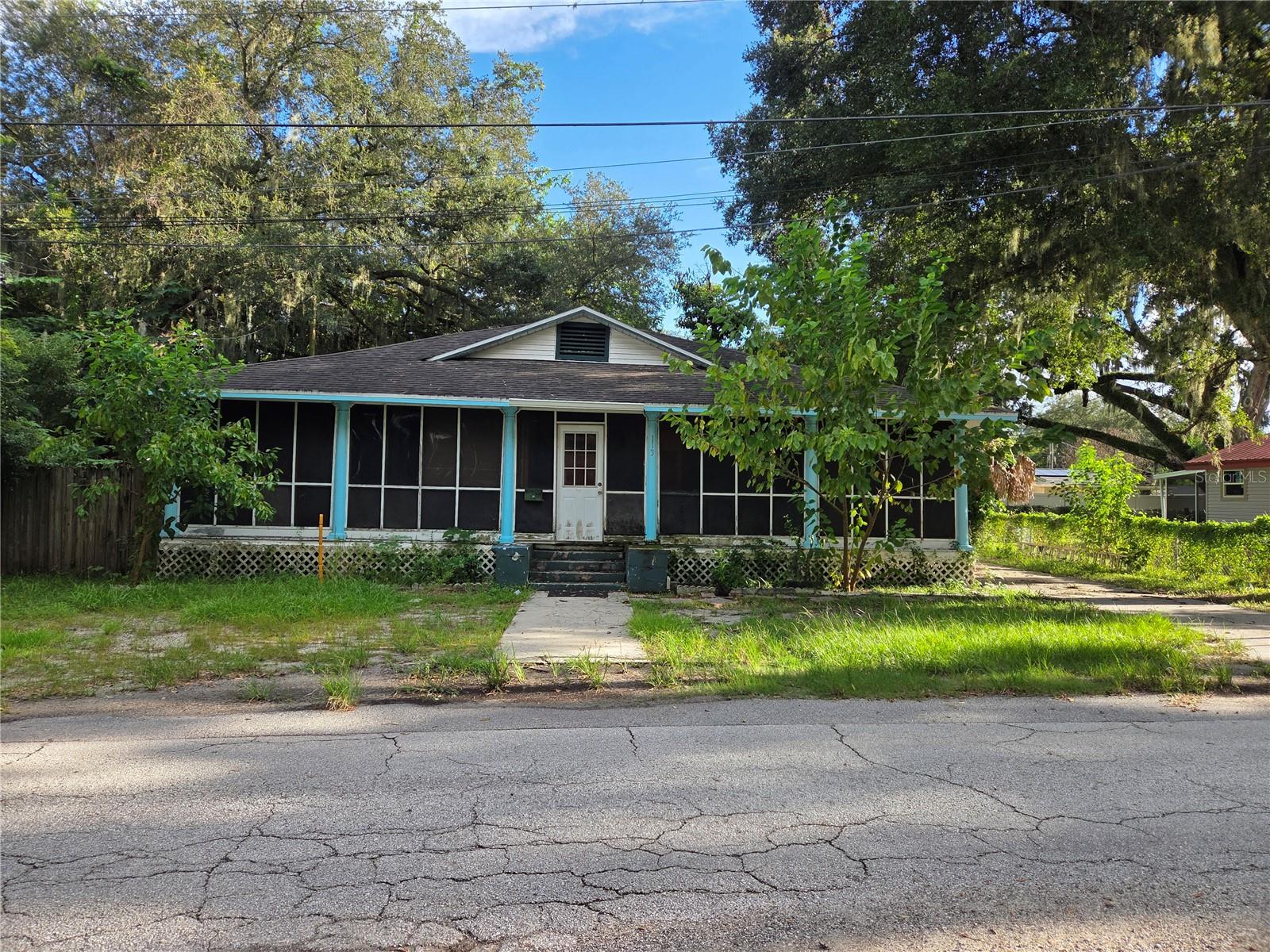 113 W Strickland St