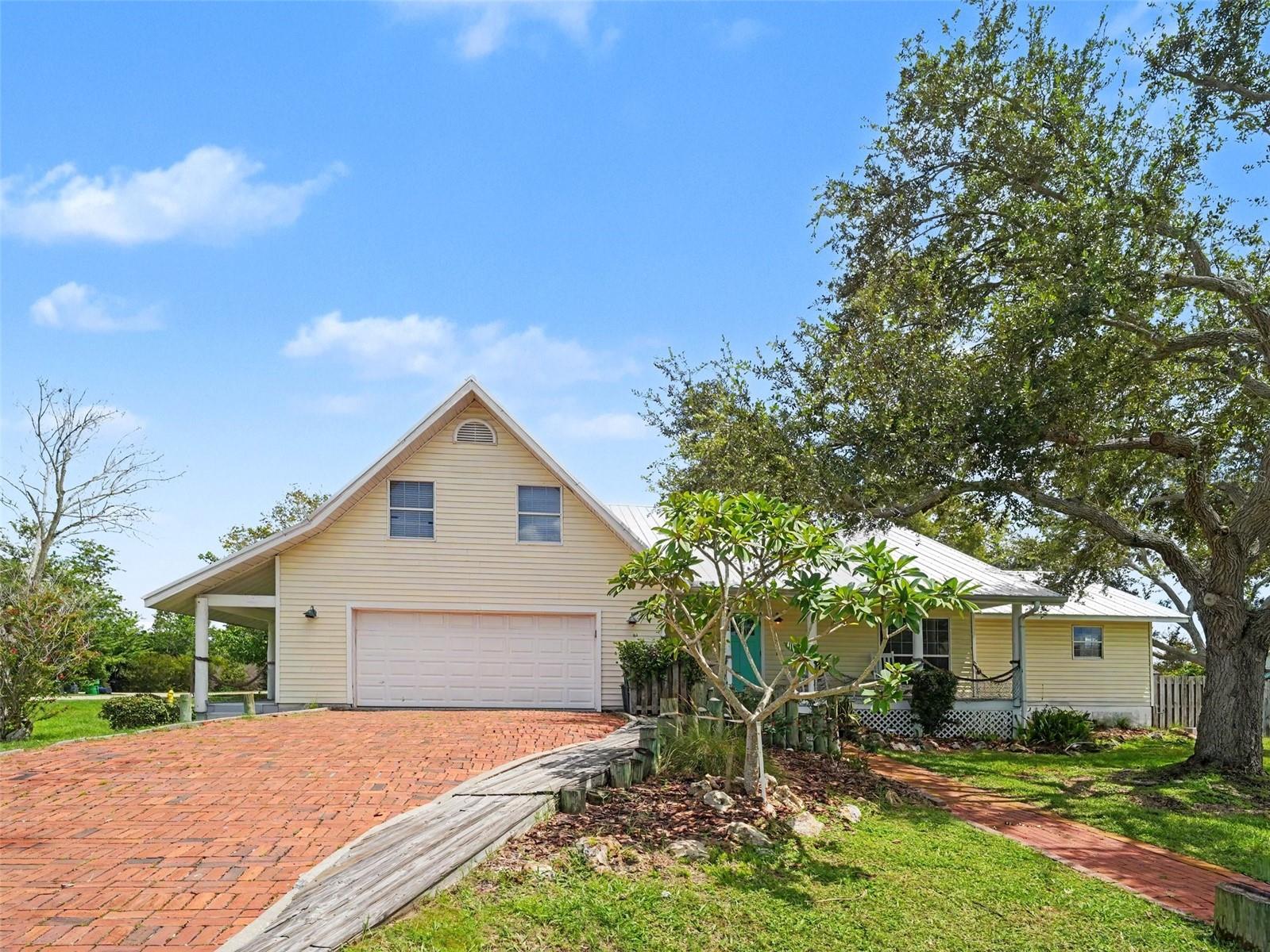 1612 20th Ave W