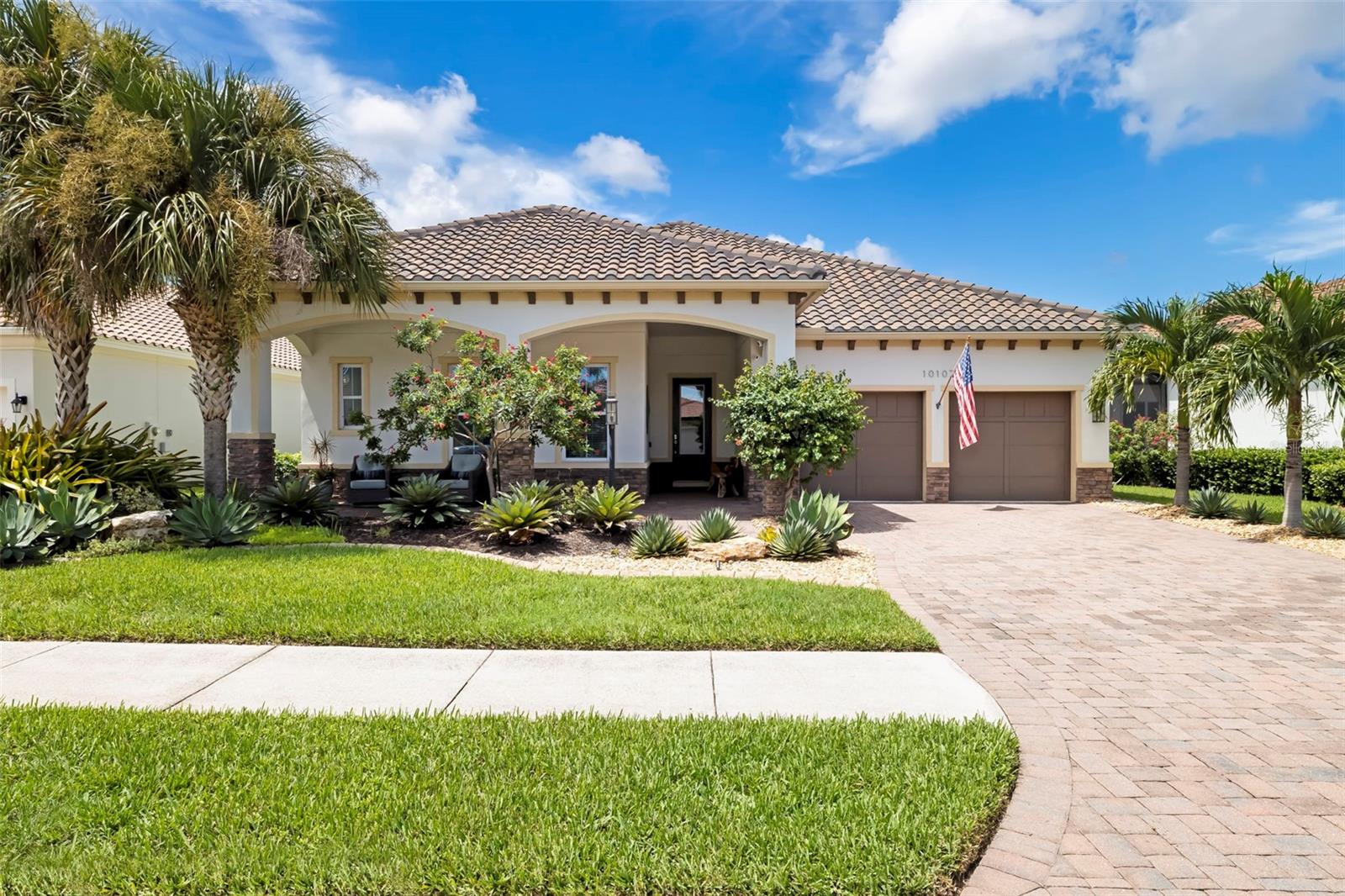 10107 Carnoustie Pl