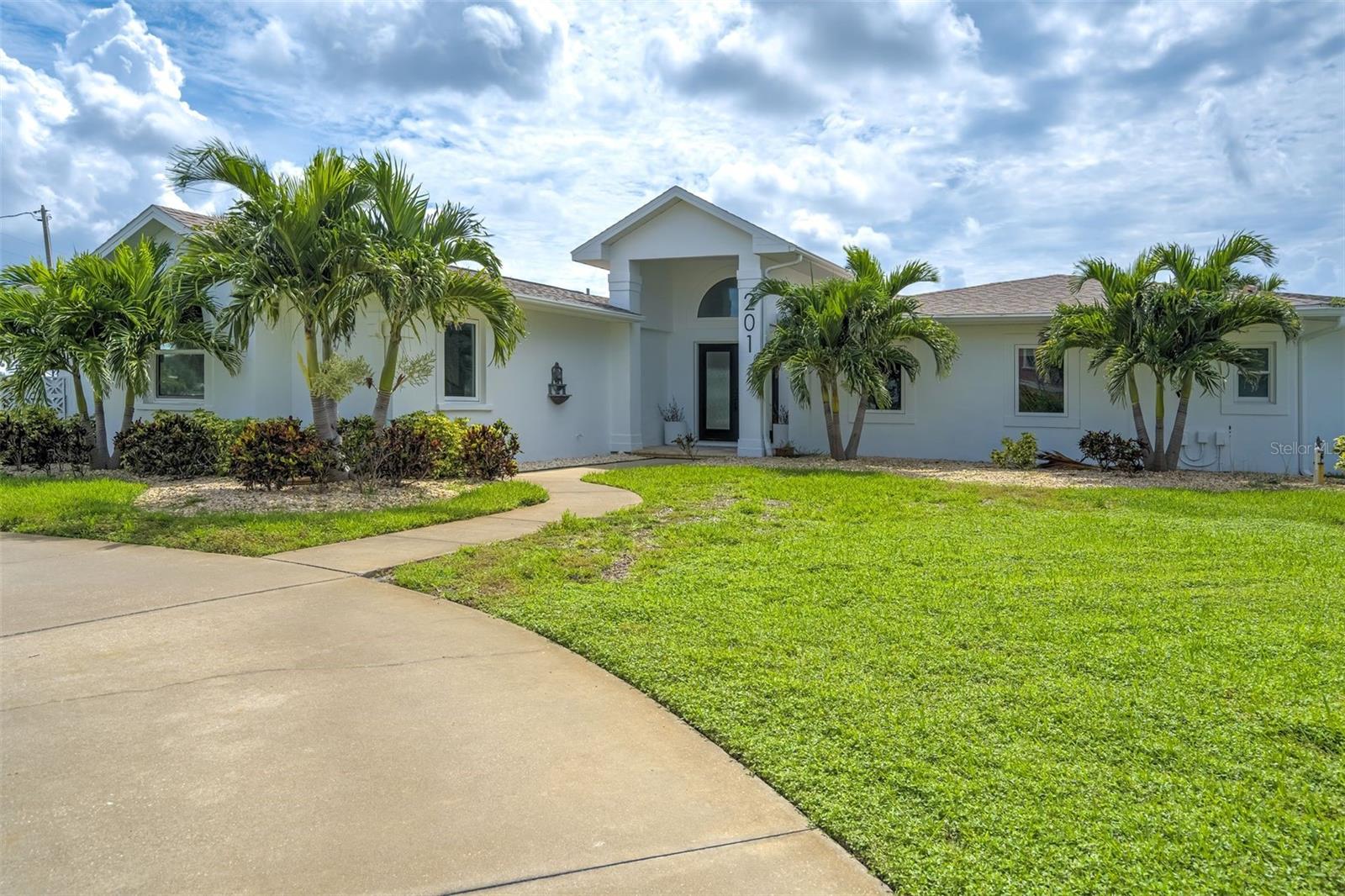 201 Driftwood Ln