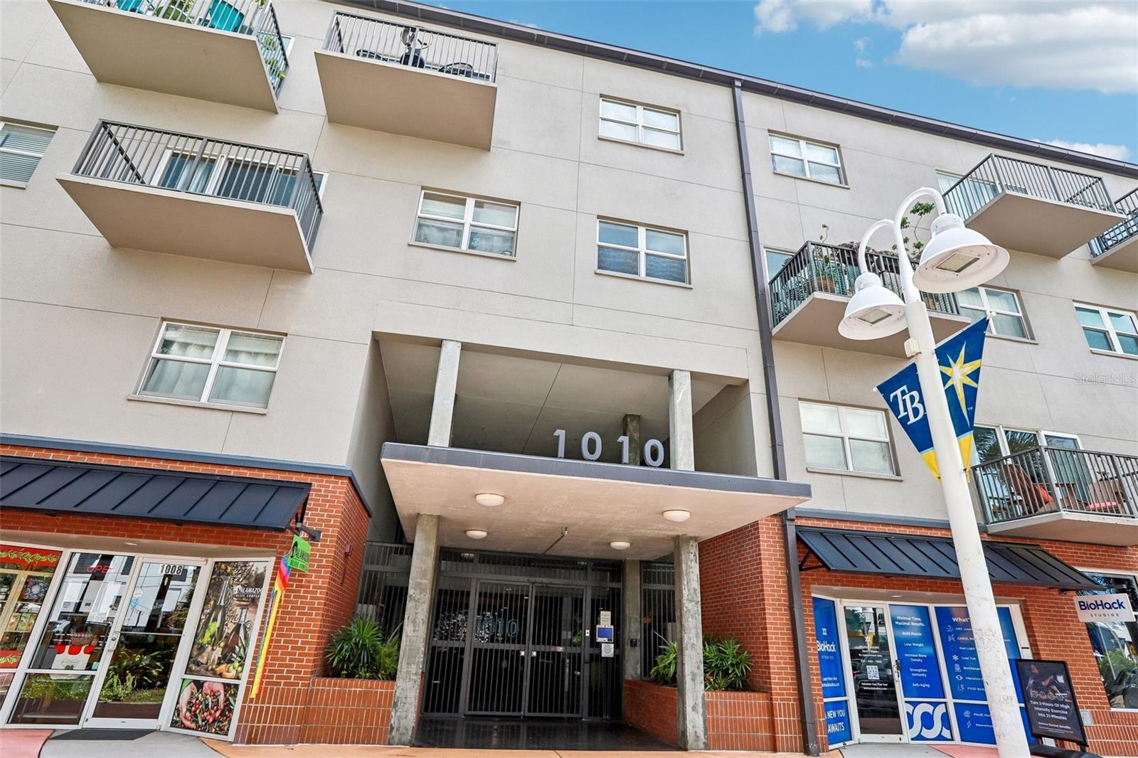 1010 Central Ave #413