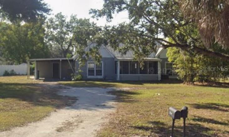 816 W Country Club Dr