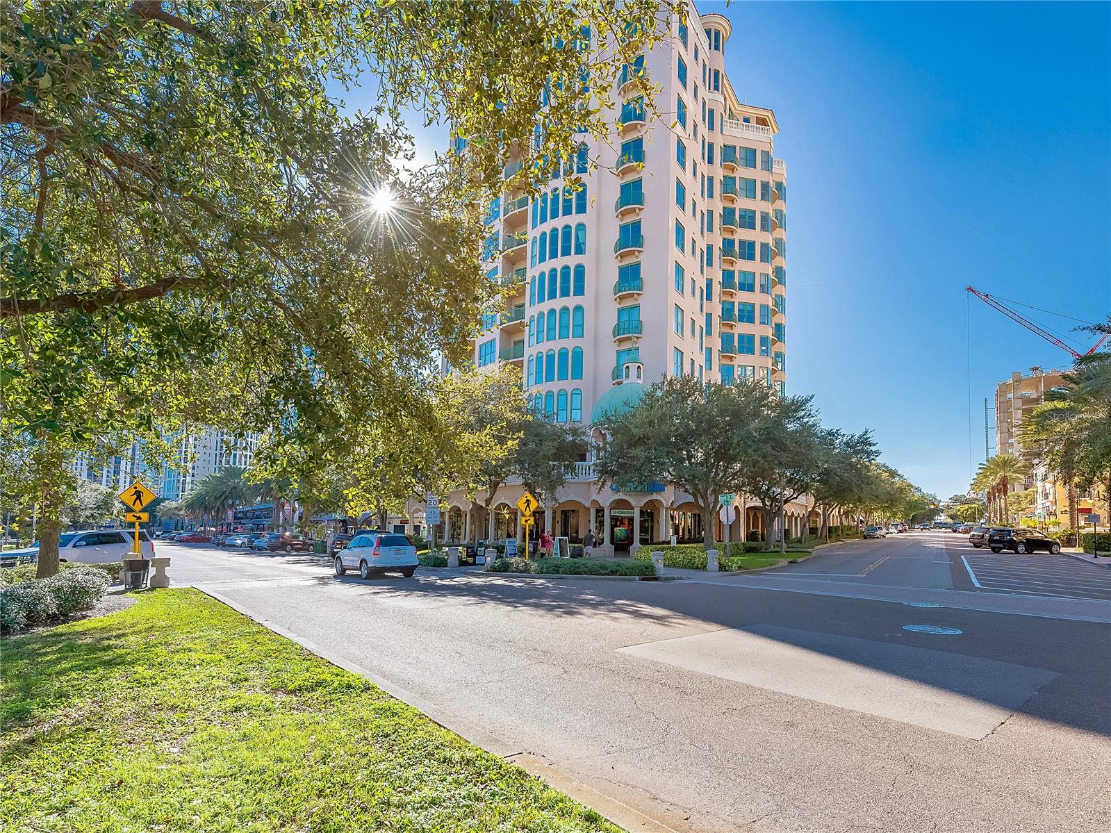 288 Beach Dr NE #6A
