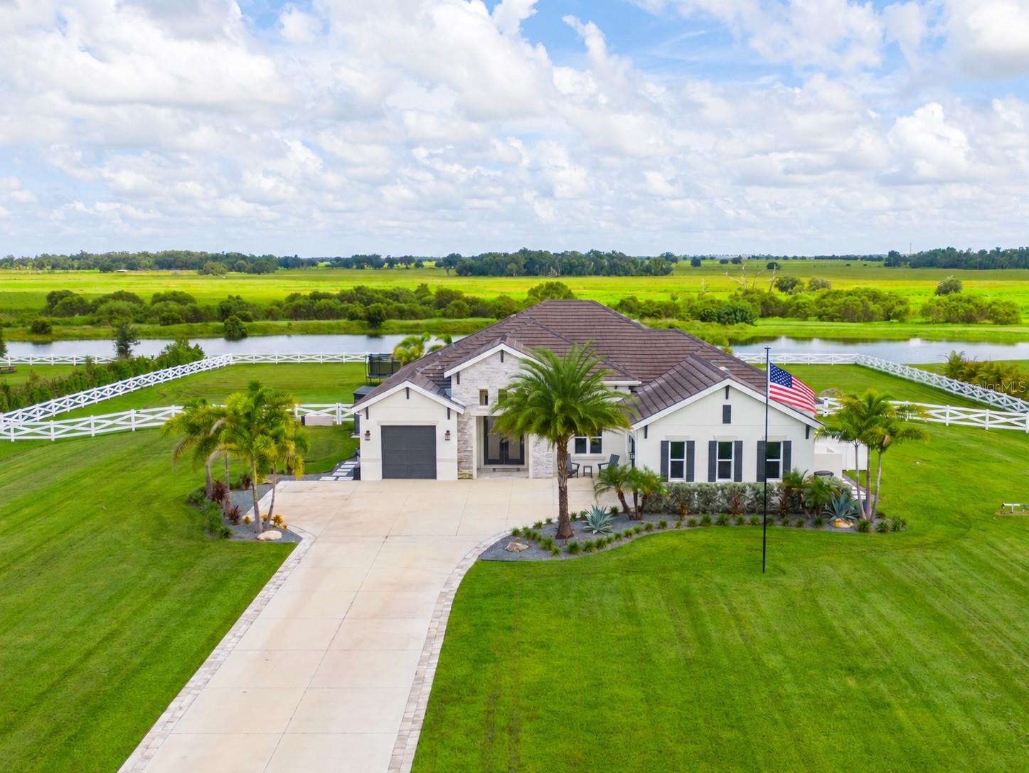 3527 Quiver CT