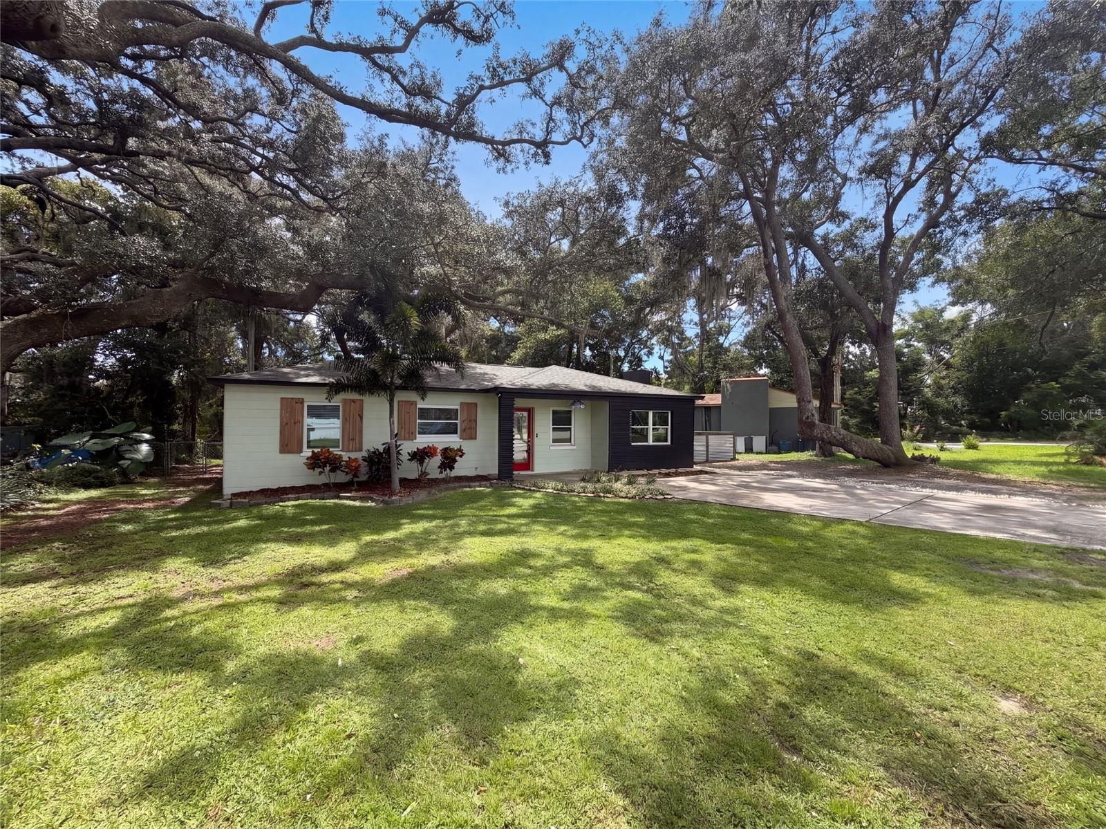 10806 W Elbow Dr