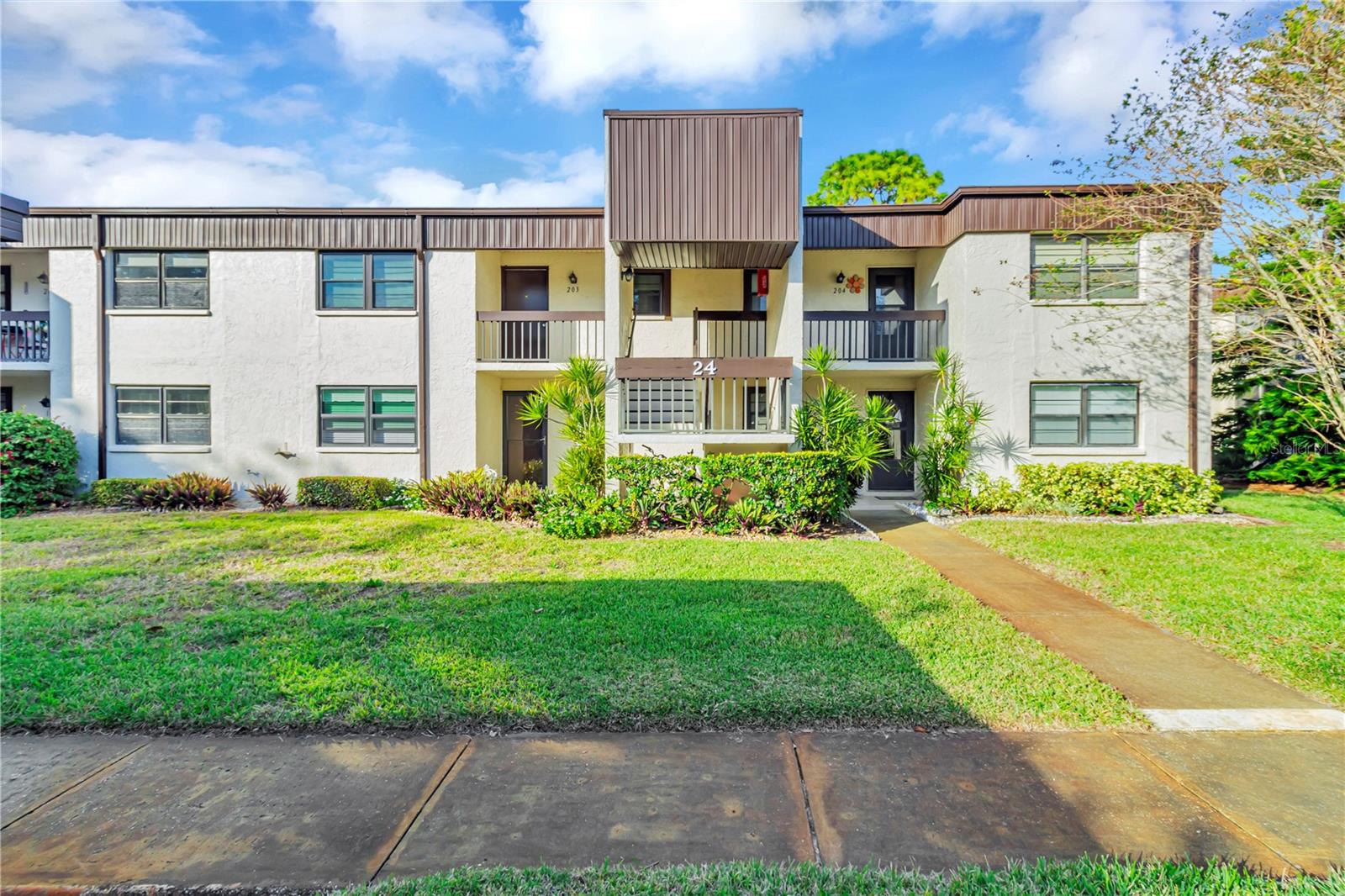 2400 Winding Creek Blvd #24-203
