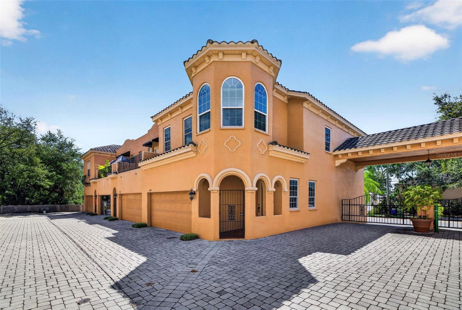 2908 Hansen Manor Ln