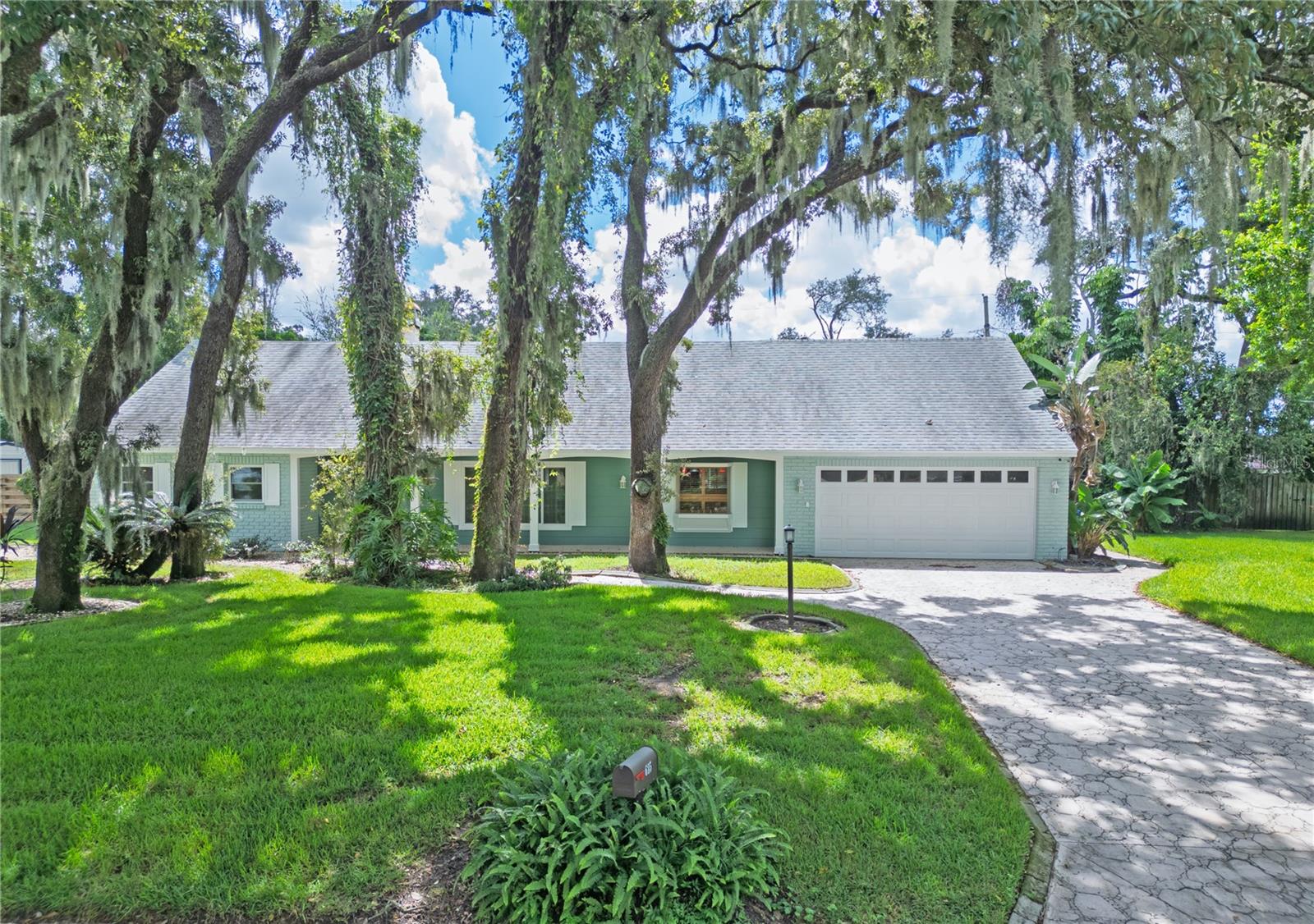 615 Valle Vista Dr