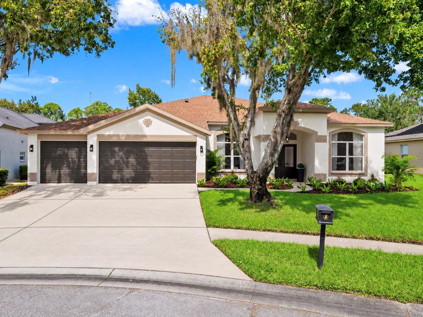 6111 Heroncrest CT