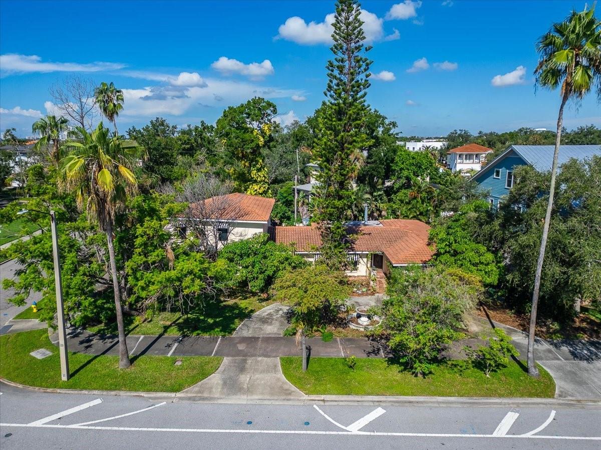 114 W Davis Blvd