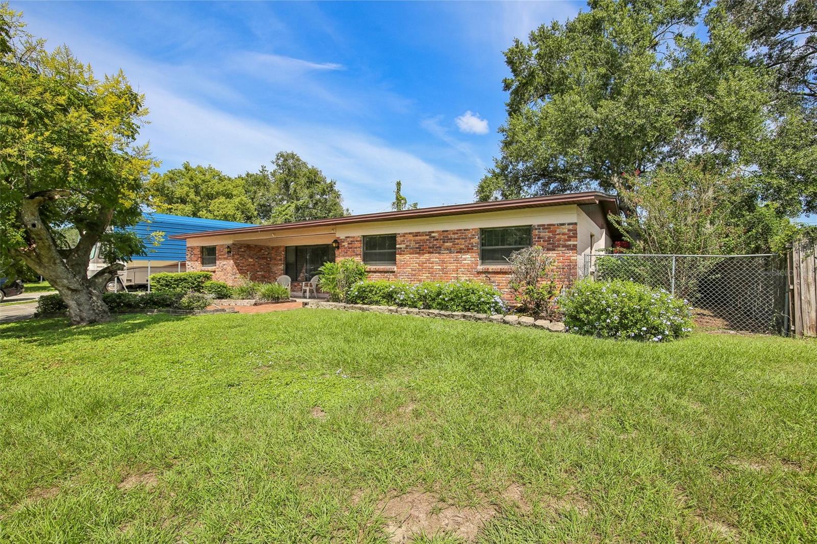 512 White Oak Ave