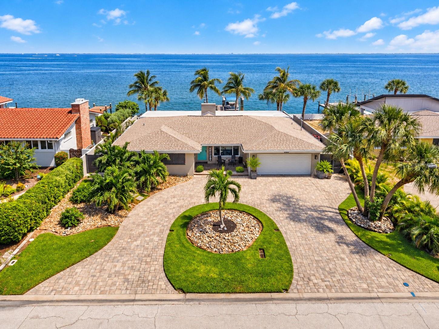 2480 E Bay Isle Dr SE